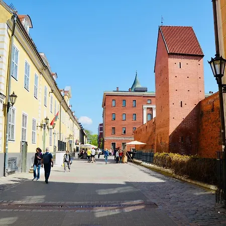 Jacob's Barracks In Old Town Apartment